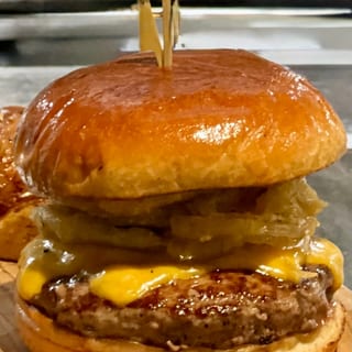 Sticky Burger with BBQ